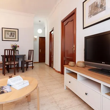 Sea & Wave Soho Family Apartment Malaga